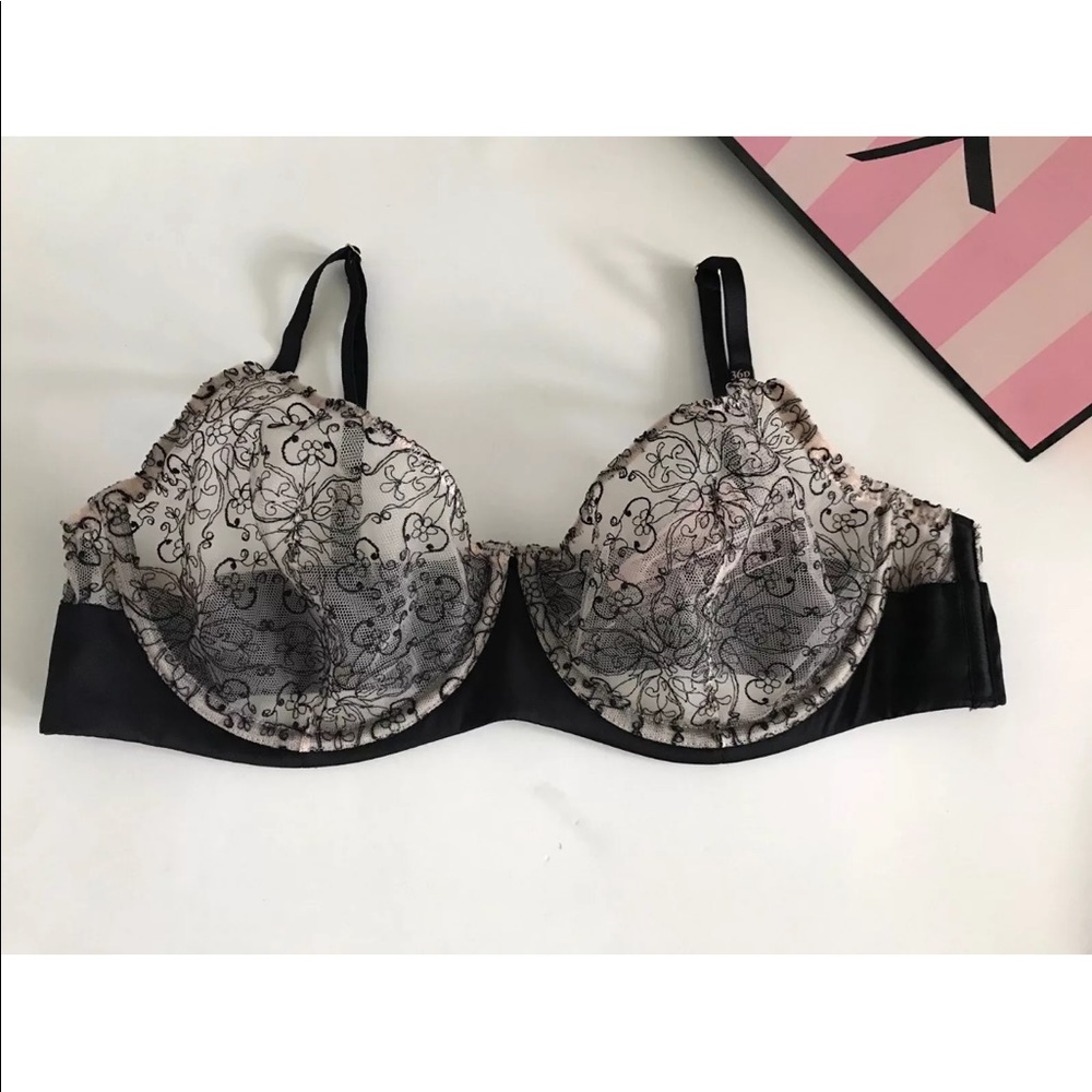 Victoria’s Secret very sexy unlined Demi bra